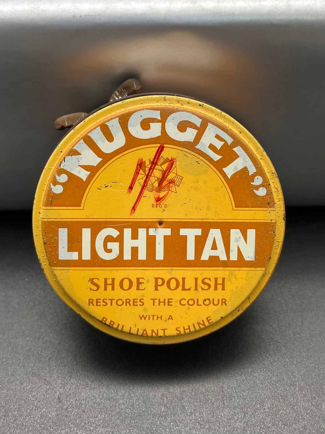 Nugget Light Tan Shoe Polish Tin