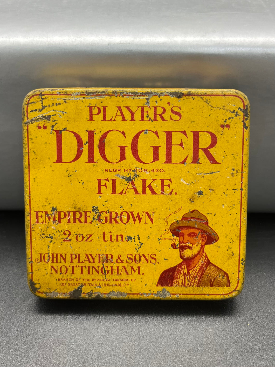 Player’s Digger Flake Tin