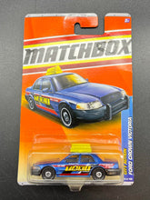 Load image into Gallery viewer, Matchbox - Ford Crown Victoria
