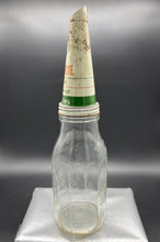 Load image into Gallery viewer, Castrol Z Castrolite 10W-30 Metal Oil Top on Castrol Z Embossed Quart Bottle
