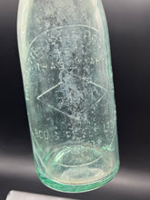 Load image into Gallery viewer, BCD Perth Clear 26oz Bottle
