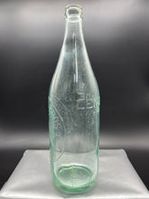Load image into Gallery viewer, Jeffreys Bros Casterton Lemonade Glass Bottle 26oz
