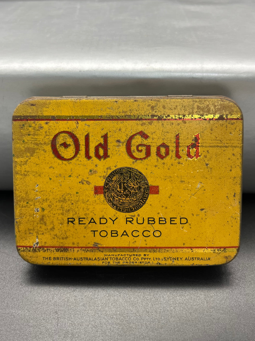 Old Gold Ready Rubbed Tobacco Tin