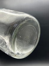 Load image into Gallery viewer, Castrol Z XL 30 Metal Oil Pourer and Cap on Castrol Z Embossed Quart Bottle
