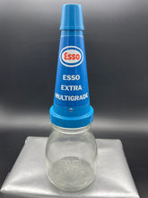 Load image into Gallery viewer, Esso Plastic Oil Pourer and Cap on 500ml Bottle

