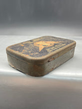 Load image into Gallery viewer, Turf Special Fine Cut Tobacco Tin
