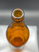 Load image into Gallery viewer, Hobbs Aerated Water Company Merriden 26oz Amber Bottle
