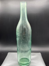 Load image into Gallery viewer, Robert McEwin &amp; Co Adelaide 26oz Bottle
