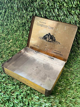 Load image into Gallery viewer, Player&#39;s Country Life Cigarettes Tin
