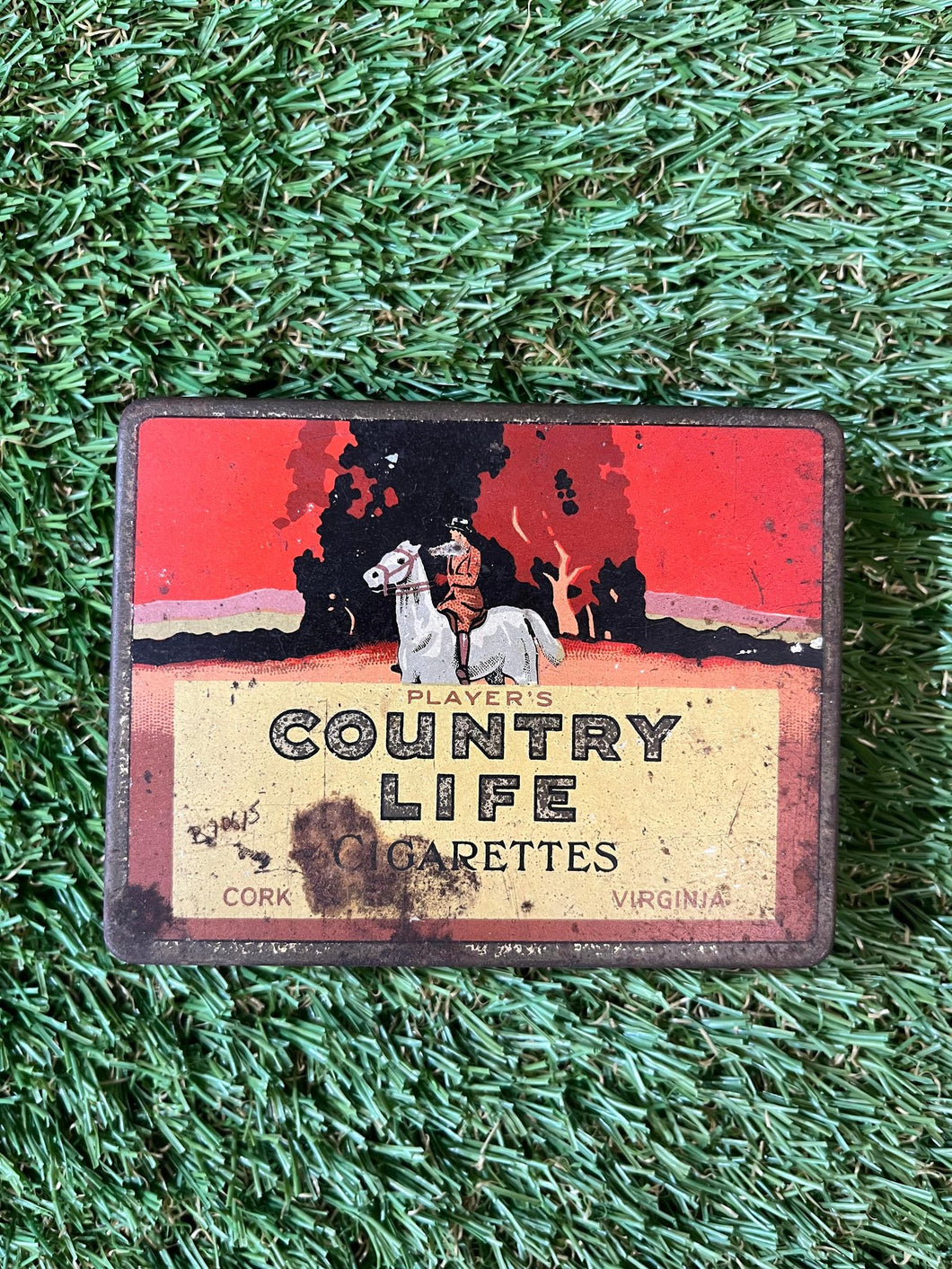 Player's Country Life Cigarettes Tin