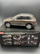 Load image into Gallery viewer, Kyosho - Volkswagen Touareg 2010 - Graciosa Brown Metallic

