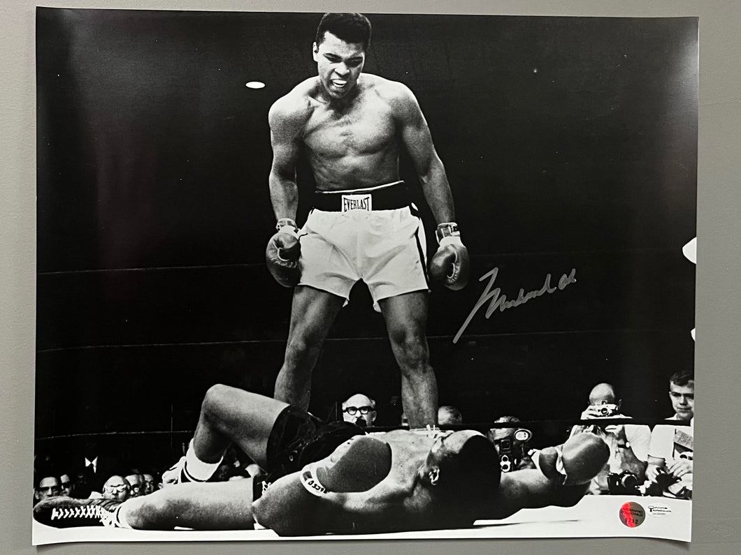 Muhammad Ali Hand Signed Photograph - 