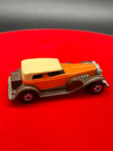 Load image into Gallery viewer, Vintage Hot Wheels - 31 Doozie
