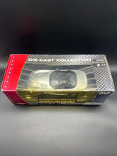 Load image into Gallery viewer, Motor Max 2003 Dodge Viper RT/10 1:18 Scale
